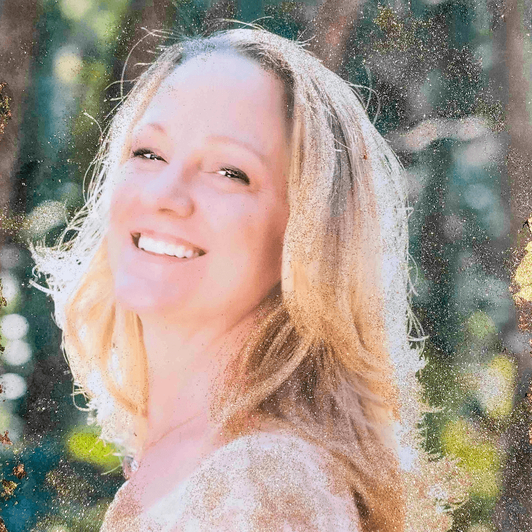 Headshot of Ali Manning